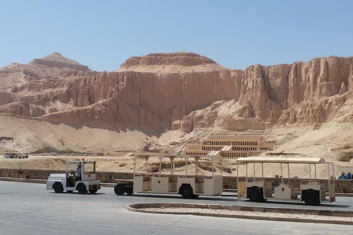 Luxor Private Day Tour to the East and West Banks