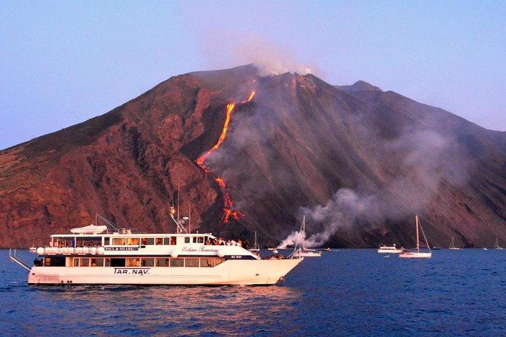タオルミナ出エオリア諸島全日ツアー:ストロンボリとパナレア