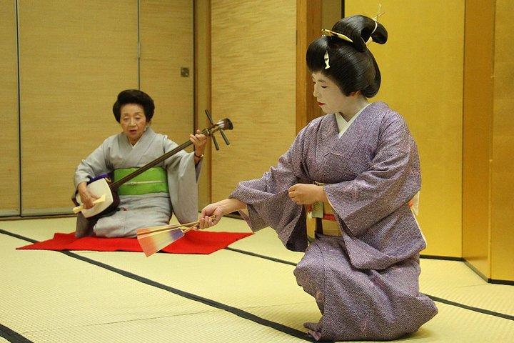 東京で夕食付き本格芸者公演