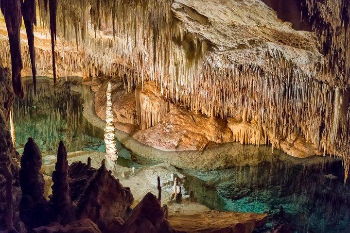 Cayman Crystal Caves & Pedro St James OR Giardini Botanici