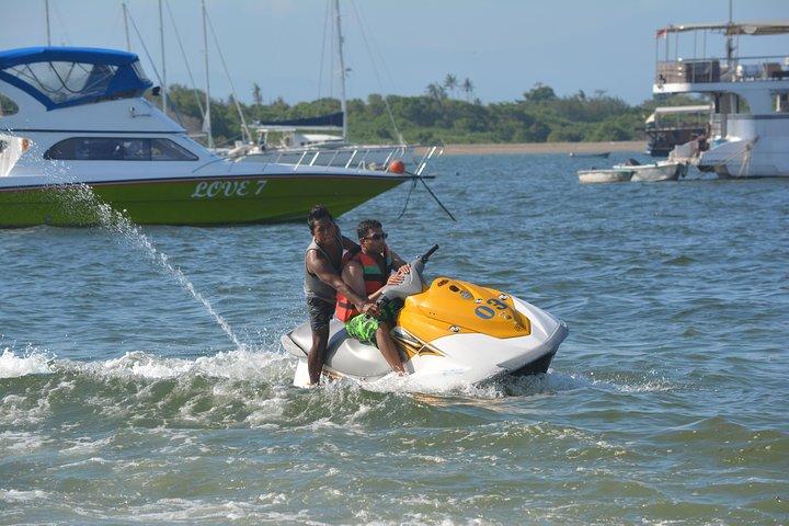 Parasailing , jetski en bananenboot avontuur