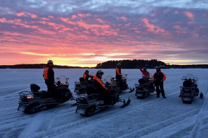 Snowmobile Safari in Helsinki Archipelago with Lunch