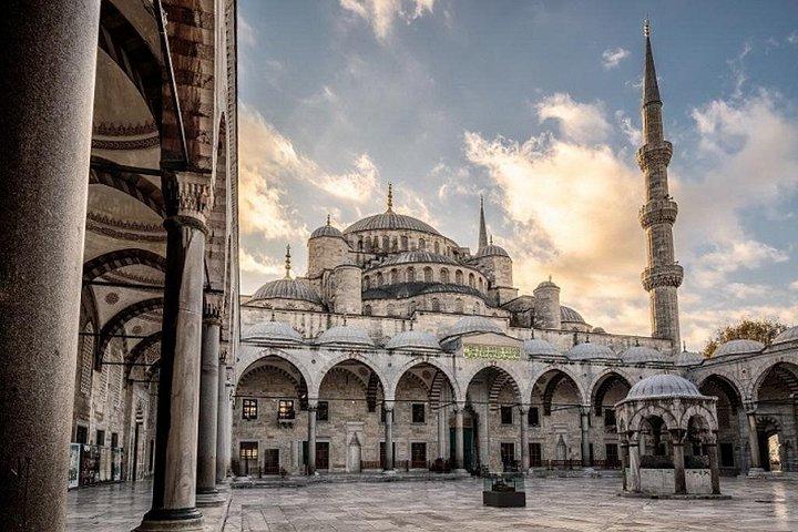 Imperial Istanbul Half-Day Tour: Hagia Sophia and Grand Bazaar