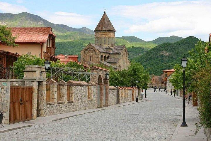 トビリシからの一日観光、Mtskheta、Ananuri、Gudauri、Kazbegi