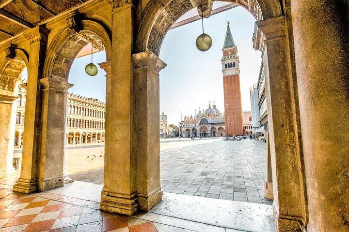 Führung durch Venedig Wunder einschließlich Correr Museum & Empress Sisi Apartments