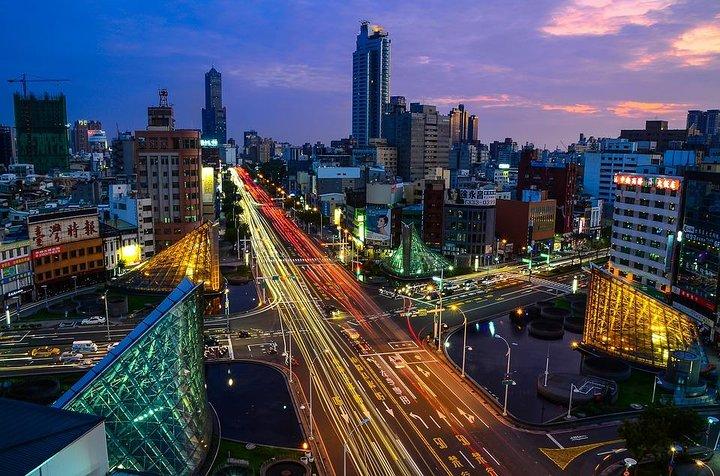 Tour privado a pie por Kaohsiung con un local