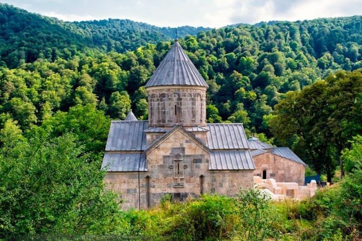 Tbilisi transfer med et stop Sevan, Haghartsin til eller fra Jerevan
