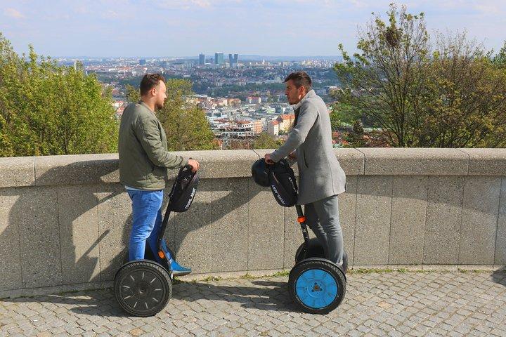 Visite guidée privée de Prague en demi-journée en Segway et eScooter.