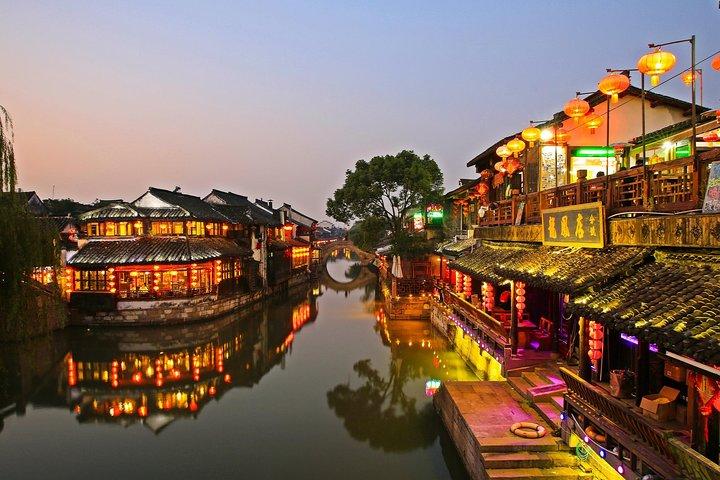 Excursión privada de un día a Wuzhen y Xitang Water Town desde Shanghai con almuerzo y cena