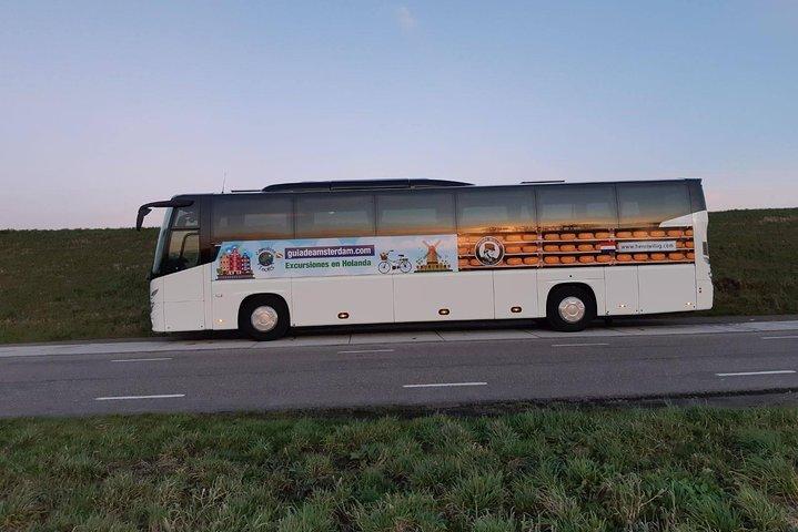 アムステルダム発キューケンホフ公園への日帰り旅行 (ツアーガイド付き)