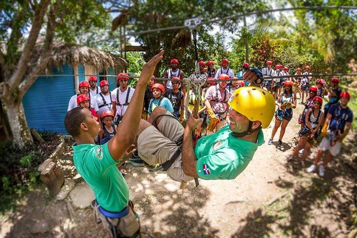 Aventura en tirolina doble en Punta Cana