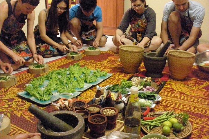 Silom Thaise Kookschool met Verse Markt Tour