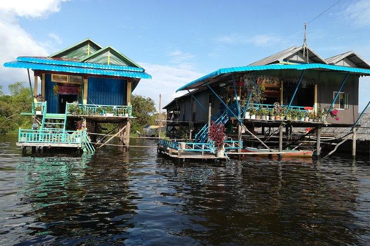 War Museum, Killing Field and Floating Village ( Kampong Phluk)