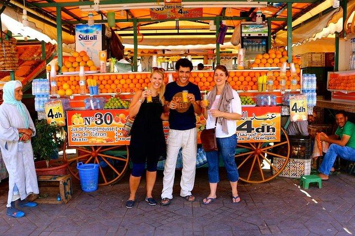 Privato Full-Day Casablanca To Marrakech & giro in cammello