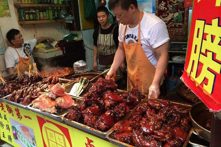 4-Hour Food Tour in Qibao Water Town vanuit Shanghai met de metro
