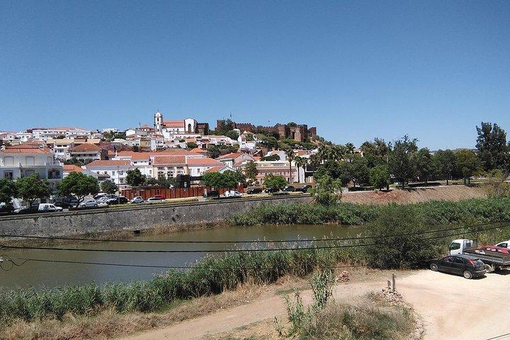 Visite des vins de l'Algarve et déjeuner à Silves ou temps pour visiter la ville