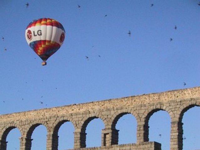 Heißluftballon Fahrt über Segovia mit optionalen Transport von Madrid