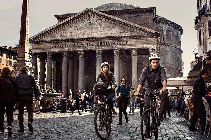 Tour privado en bicicleta por la ciudad de Roma con Cannondale EBike de calidad