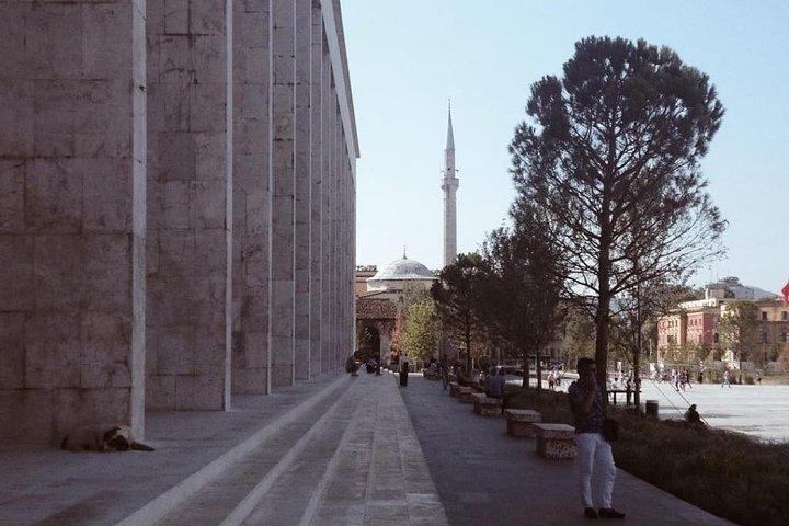 Tirana dalla gente del posto