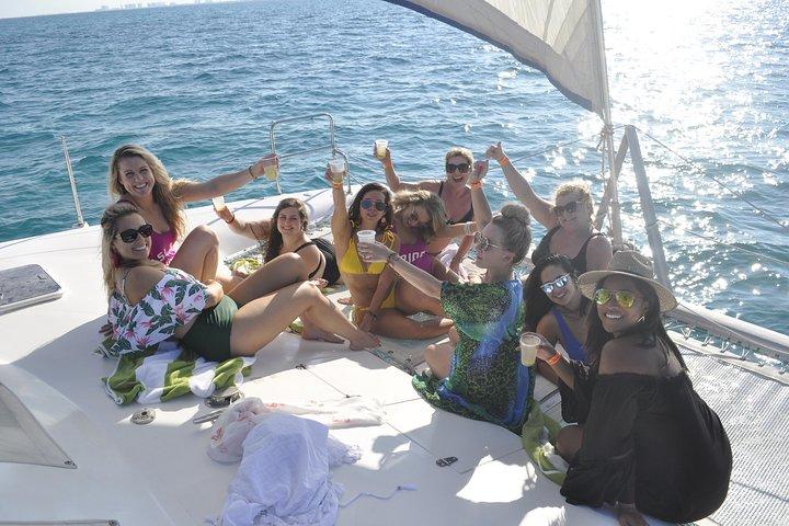 Excursão privada de catamarã para Isla Mujeres, mergulho com snorkel* saindo de Cancún