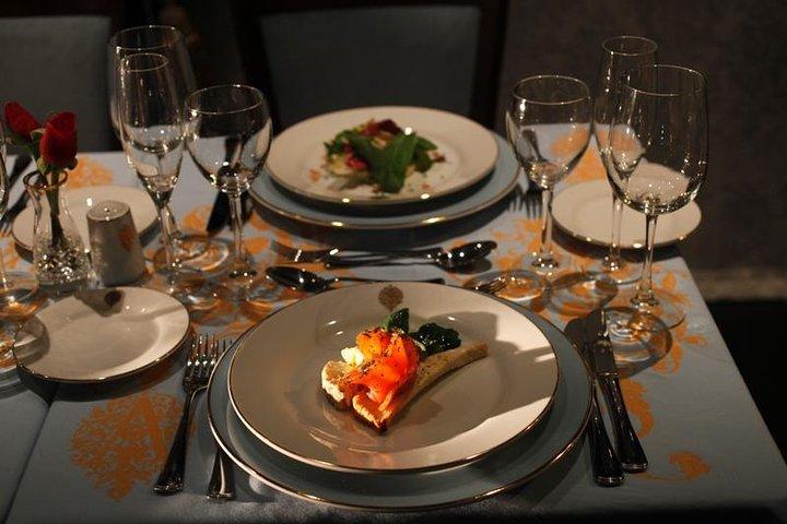 ショア エクスカーション: カフェ デ ロス アンジェリトス タンゴ ショー (オプションのディナー付き)
