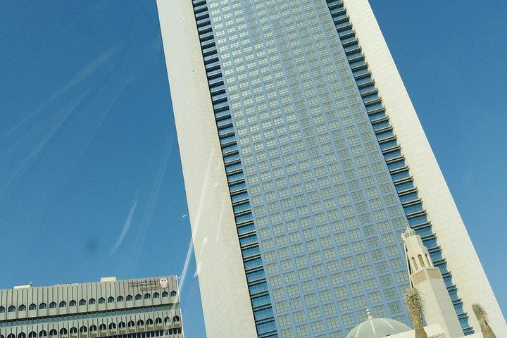 Tour privado desde los hoteles de Ras Al Khaimah: 10 horas en Abu Dhabi con Car & Driver