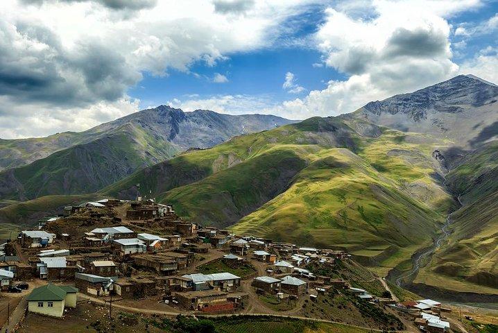 A vida nas nuvens: Viagem de um dia para Quba e Khinalig