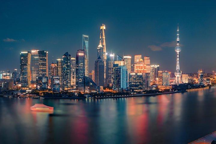 Huangpu River Cruise and Shanghai Nightlife Experience with Optional Late Dinner