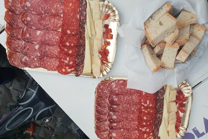 Campo dè Fiori Market and Trevi Fountain Food and Wine Tour in Rome