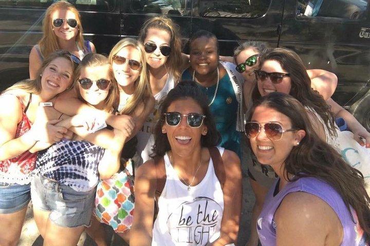 Tour personalizable de medio día en autobús privado en las Bahamas