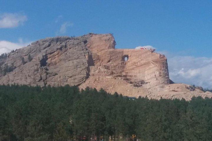 Mount Rushmore och Black Hills-turné med två måltider och en musikvarieteshow