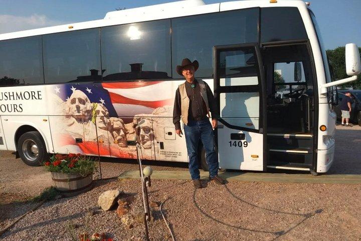 Mount Rushmore och Black Hills-turné med två måltider och en musikvarieteshow