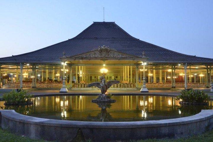 Solo Palace Tour met Sukuh en Ceto Tempel uit Yogyakarta