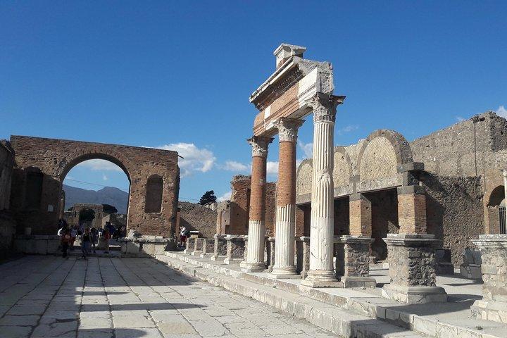 Sitio arqueológico de Pompeya sin colas con guía privado