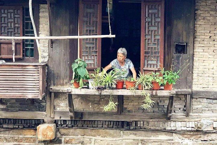 Explore Shanghai Ancient Downtown with Authentic Local Food