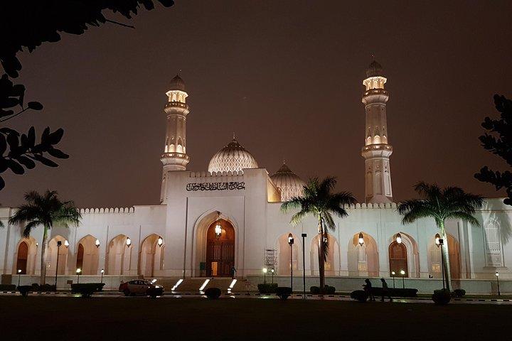 Tour della città di Salalah con storia, cultura, shopping Souq, Halwa
