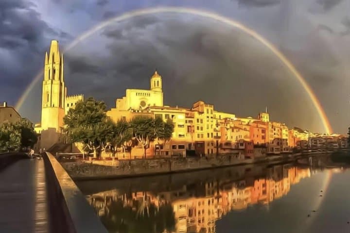 Private Girona Tour Costa Brava & Lunch Experience from Barcelona