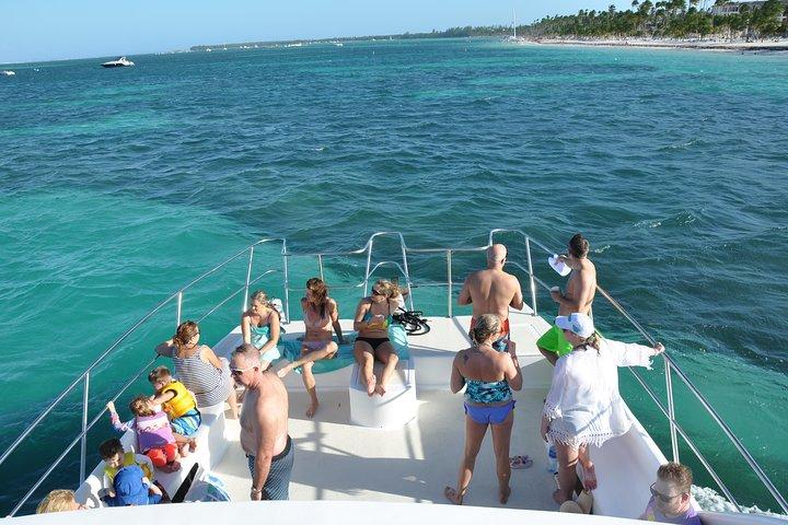 Excursão Combinada de Punta Cana: Snorkeling, Catamarã e Parasailing