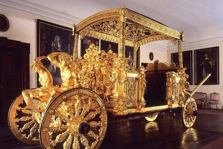 フルボカ城を経由したプラハからチェスキークルムロフへのプライベートデイトリップ