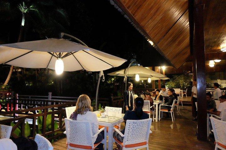 Luang Prabang Dinne & Etnisk Modeshow
