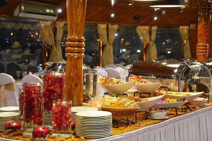 Dubai Dhow Cruise Marina - La mejor manera de ver las espectaculares vistas de Dubai