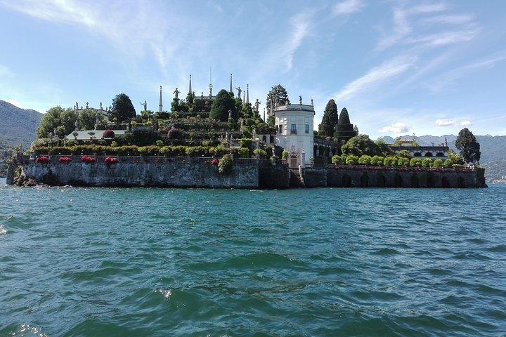 A unique private boat tour of isola Bella with guide Micaela