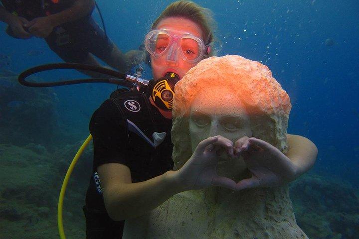 Side: Scuba Diving Under Water Museum