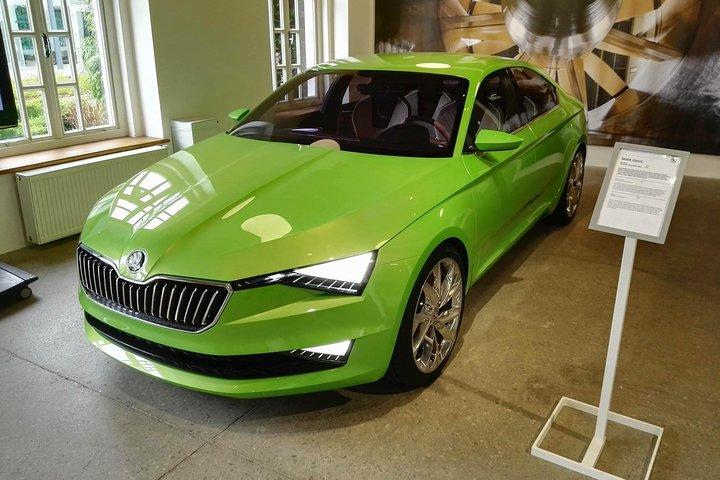 シュコダ自動車博物館プライベートツアー - プラハからの半日旅行
