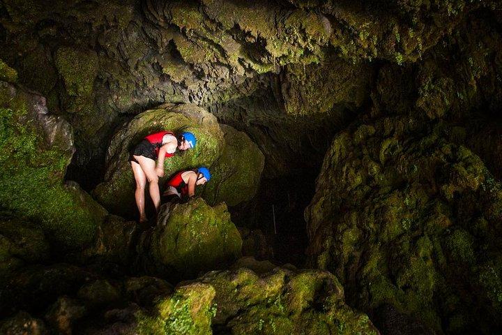 Experiencia de rafting de medio día en el río Cetina con salto desde acantilados y más