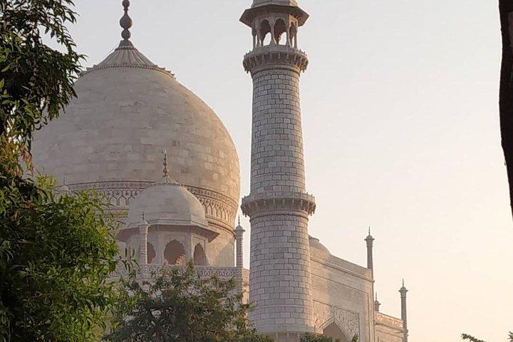 Private Taj Mahal Sunrise Tour mit Eintrittskarten