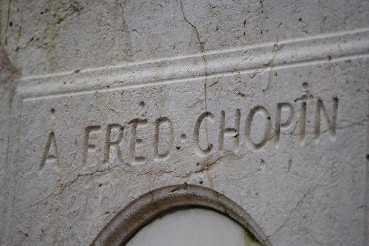 Pere Lachaise Cemetery Private Tour