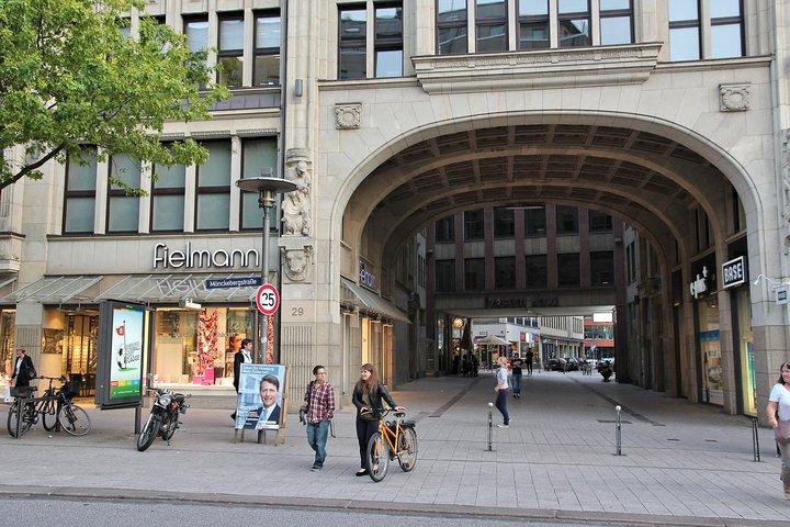 地元民と行くハンブルグプライベートウォーキングツアー：アイコン＆隠れ家