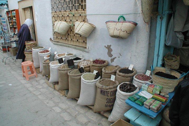 Hammamet and Sousseを出発するKaayouan＆EL JEM
