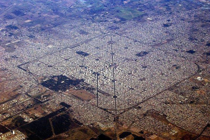 ラプラタを発見: ガイド付き建築と観光ツアー